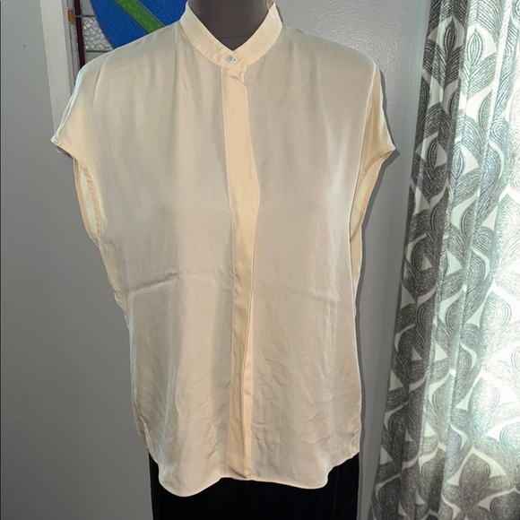 Vince 100% Silk Short Sleeve Blouse Size Small - Picture 1 of 10